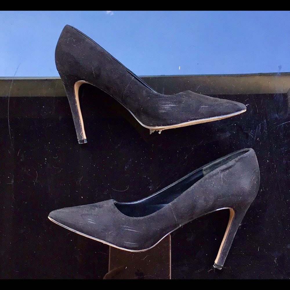 Forever 21 Black Faux Suede Pumps Size 10